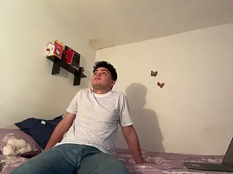 Snapshot of klaxxxon chatting on February 2026 05:57:02 PM klaxxxon online show from February 2026 05:57:02 PM