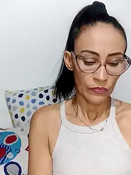 Snapshot of BarbaraMature chatting on December 2024 05:53:02 PM BarbaraMature online show from December 2024 05:53:02 PM