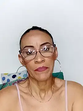 Snapshot of BarbaraMature chatting on December 2024 06:04:02 PM BarbaraMature online show from December 2024 06:04:02 PM