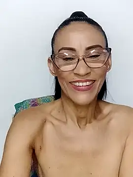 Snapshot of BarbaraMature chatting on December 2024 04:32:01 PM BarbaraMature online show from December 2024 04:32:01 PM