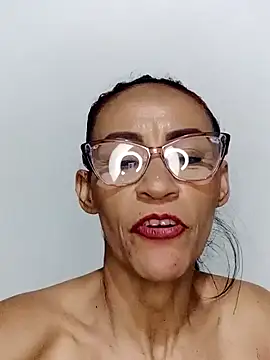 Snapshot of BarbaraMature chatting on January 2025 12:28:01 AM BarbaraMature online show from January 2025 12:28:01 AM