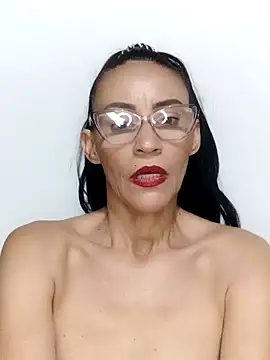 Snapshot of BarbaraMature chatting on January 2025 09:39:02 PM BarbaraMature online show from January 2025 09:39:02 PM