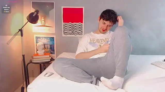 Elio555 online show from November 2025 08:29:01 PM