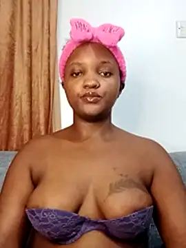 Snapshot of Ebony_butt chatting on December 2025 10:07:02 PM Ebony butt online show from December 2025 10:07:02 PM