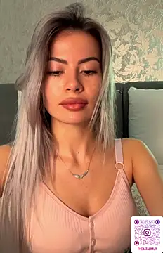 Natalimuur online show from November 2025 03:01:02 PM