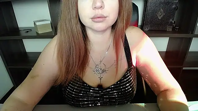 Snapshot of Lizzy_Love chatting on February 2025 01:57:01 AM Lizzy Love online show from February 2025 01:57:01 AM