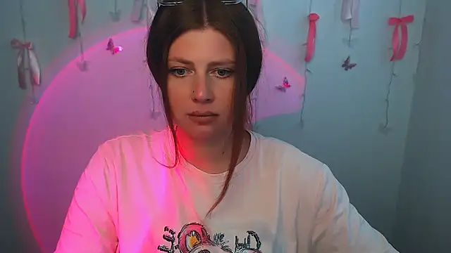 Lizzy Love online show from July 2026 12:11:01 PM