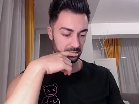 Snapshot of GoldenMark chatting on November 2025 10:04:02 PM GoldenMark online show from November 2025 10:04:02 PM