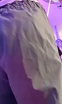 gurlnips online show from November 2025 11:18:02 AM