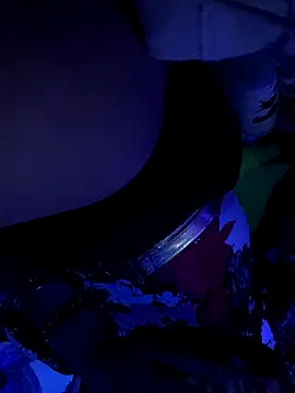 gurlnips online show from November 2025 10:26:02 AM