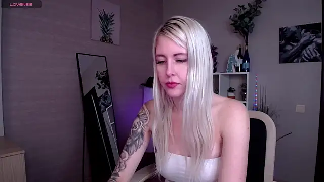 Snapshot of Mermaid_N chatting on February 2025 05:01:01 AM Mermaid N online show from February 2025 05:01:01 AM