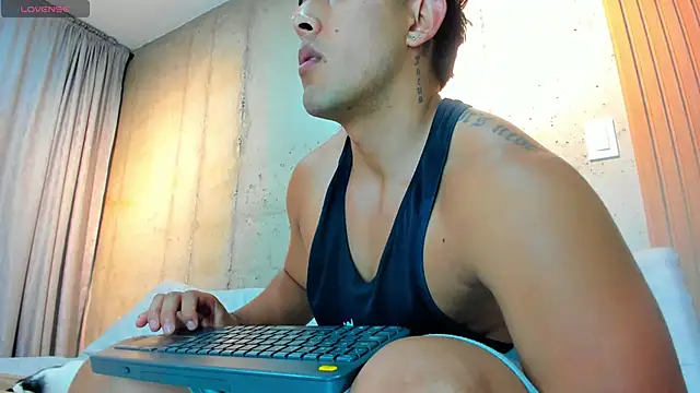 Snapshot of Alan_greek_1 chatting on December 2024 02:32:01 AM Alan greek 1 online show from December 2024 02:32:01 AM