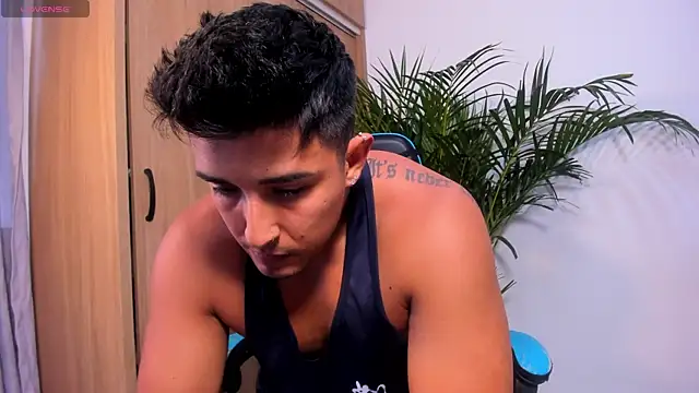 Snapshot of Alan_greek_1 chatting on October 2025 10:11:01 PM Alan greek 1 online show from October 2025 10:11:01 PM