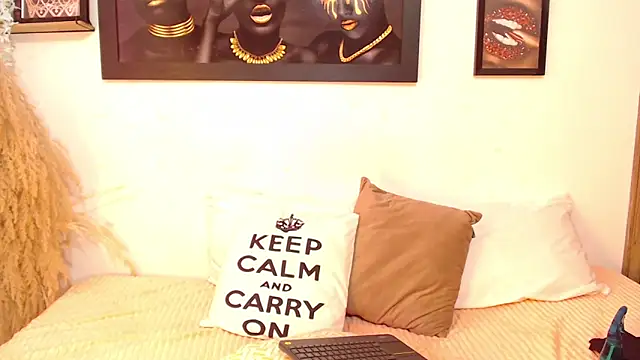 NahomyAndrews online show from October 2025 02:39:02 PM