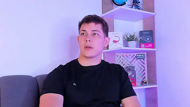 Alan hadid1 online show from February 2026 09:11:02 PM