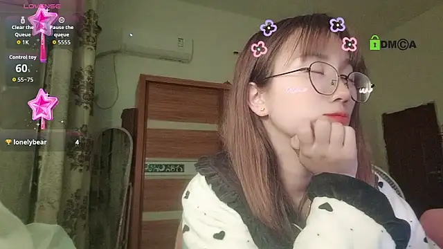 Snapshot of Lili_666 chatting on February 2026 07:50:02 PM Lili 666 online show from February 2026 07:50:02 PM