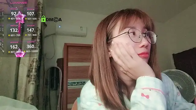 Snapshot of Lili_666 chatting on February 2026 06:24:02 PM Lili 666 online show from February 2026 06:24:02 PM