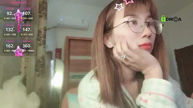 Snapshot of Lili_666 chatting on February 2026 12:45:02 AM Lili 666 online show from February 2026 12:45:02 AM