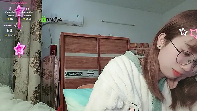 Snapshot of Lili_666 chatting on March 2026 01:56:02 AM Lili 666 online show from March 2026 01:56:02 AM