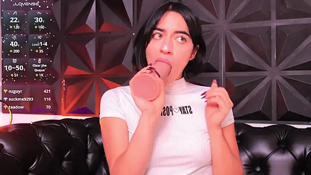 Snapshot of KasiaNoir_ chatting on February 2025 03:30:01 PM KasiaNoir online show from February 2025 03:30:01 PM