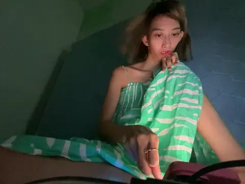 cave18hot online show from September 2025 04:18:01 PM