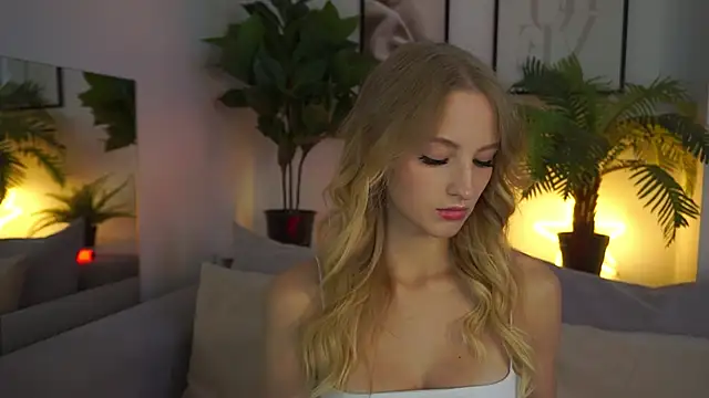 Snapshot of MickeyMyers chatting on January 2025 11:37:02 AM MickeyMyers online show from January 2025 11:37:02 AM