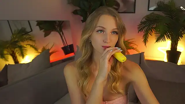 Snapshot of MickeyMyers chatting on January 2025 02:47:01 PM MickeyMyers online show from January 2025 02:47:01 PM