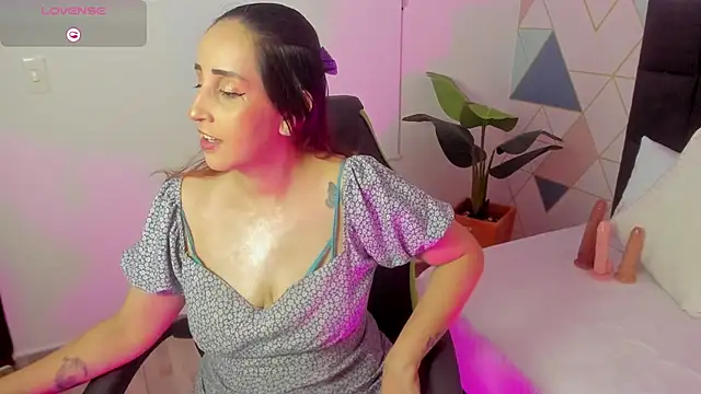 jadde13  online show from September 2025 08:35:01 PM