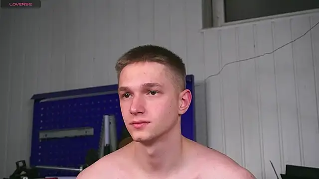 dustyn fox online show from December 2025 03:42:01 PM