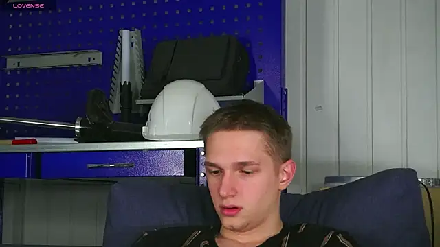 dustyn fox online show from February 2026 03:50:02 PM