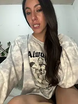 Snapshot of FrancellyHot chatting on December 2024 06:36:01 AM FrancellyHot online show from December 2024 06:36:01 AM