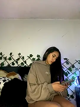 Snapshot of FrancellyHot chatting on October 2025 11:47:02 PM FrancellyHot online show from October 2025 11:47:02 PM