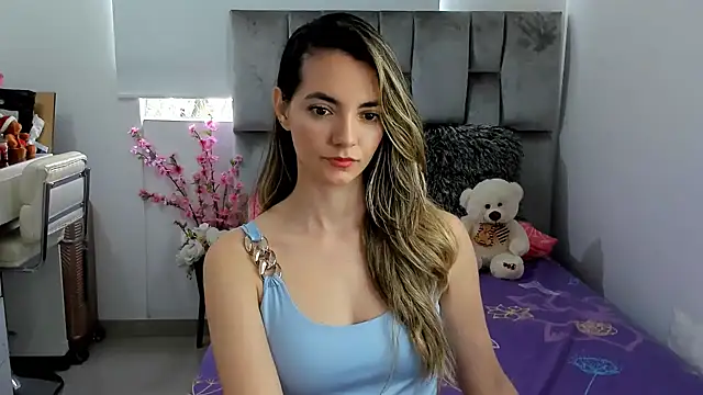 Snapshot of baby-miah chatting on December 2024 06:48:01 PM baby-miah online show from December 2024 06:48:01 PM