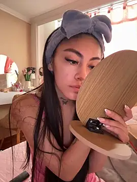 Effy Bonny online show from November 2025 02:17:02 PM