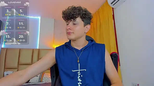 Snapshot of Nathan_Bluee chatting on January 2025 04:18:01 PM Nathan Bluee online show from January 2025 04:18:01 PM