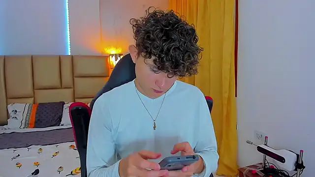 Snapshot of Nathan_Bluee chatting on January 2025 04:57:02 PM Nathan Bluee online show from January 2025 04:57:02 PM