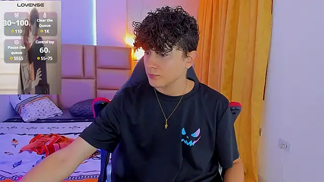 Snapshot of Nathan_Bluee chatting on February 2025 07:59:02 PM Nathan Bluee online show from February 2025 07:59:02 PM