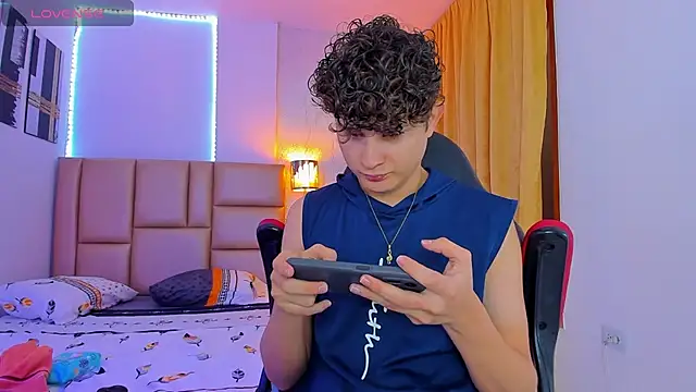 Snapshot of Nathan_Bluee chatting on February 2025 12:58:02 PM Nathan Bluee online show from February 2025 12:58:02 PM