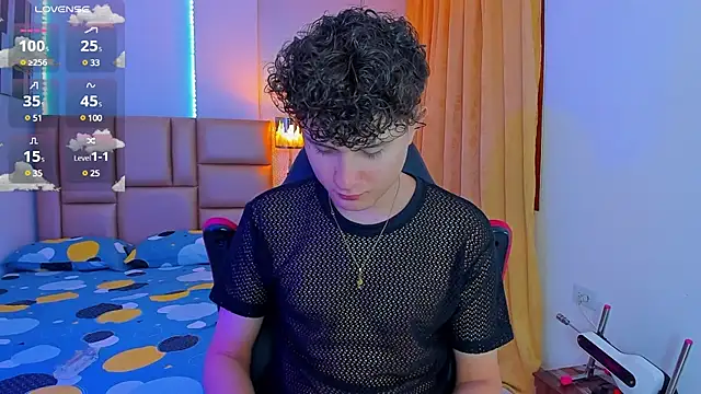 Snapshot of Nathan_Bluee chatting on March 2025 01:32:02 PM Nathan Bluee online show from March 2025 01:32:02 PM