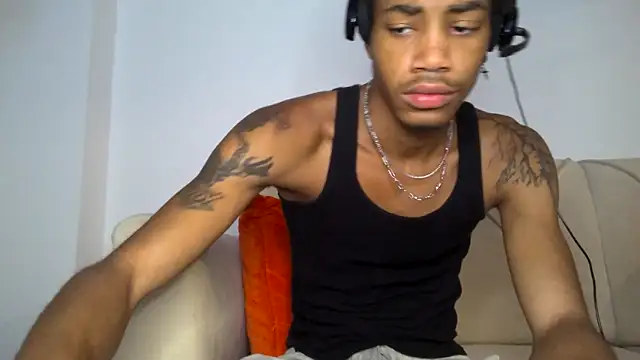 Skinnyblackman online show from November 2025 03:37:02 AM