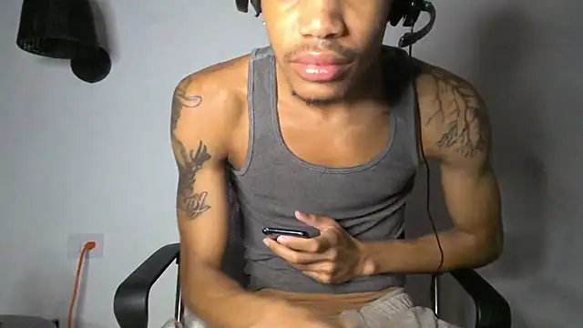 Skinnyblackman online show from June 2026 02:33:01 AM