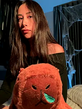 Snapshot of Sophiehii chatting on November 2025 04:50:01 PM Sophiehii online show from November 2025 04:50:01 PM