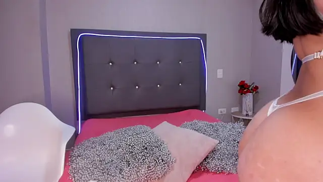 emma lye online show from October 2025 09:02:01 PM