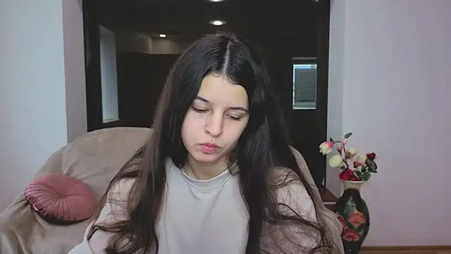 Molly Owens online show from October 2025 05:49:02 AM