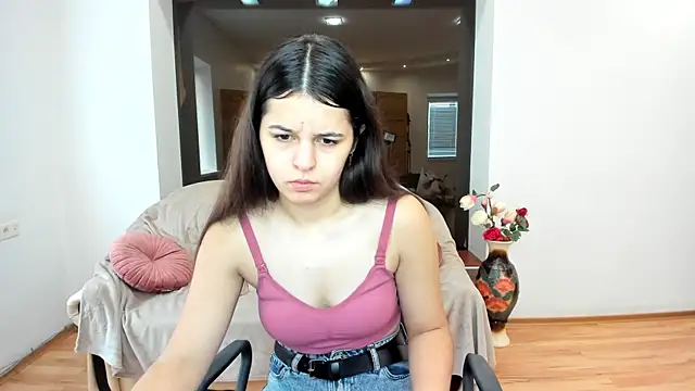 Molly Owens online show from October 2025 05:52:02 AM