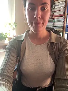 Sara darling online show from March 2025 03:29:02 PM