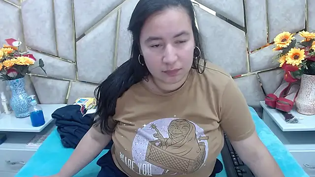 NaomyPrinces online show from February 2025 01:17:02 PM