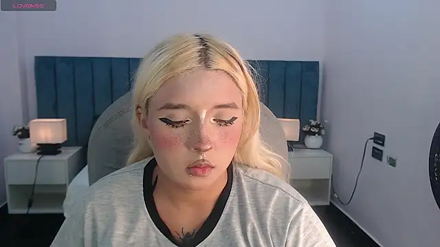 Snapshot of april_bunnyy chatting on May 2026 08:37:01 PM april bunnyy online show from May 2026 08:37:01 PM