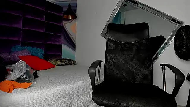 Snapshot of SbasTone_Muscle chatting on January 2025 04:43:02 PM SbasTone Muscle online show from January 2025 04:43:02 PM