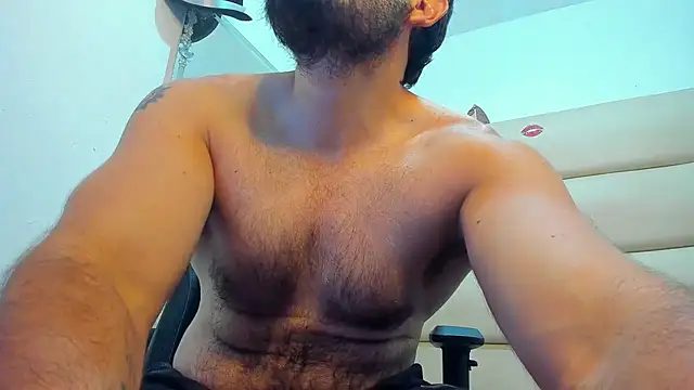 Snapshot of SbasTone_Muscle chatting on November 2025 12:15:02 PM SbasTone Muscle online show from November 2025 12:15:02 PM